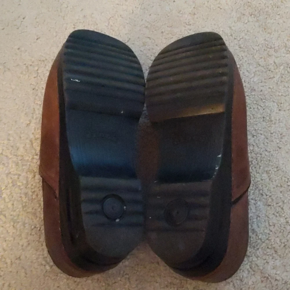 Shoes - Picture 2 of 3